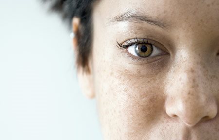 Visage d'une femme de type asiatique